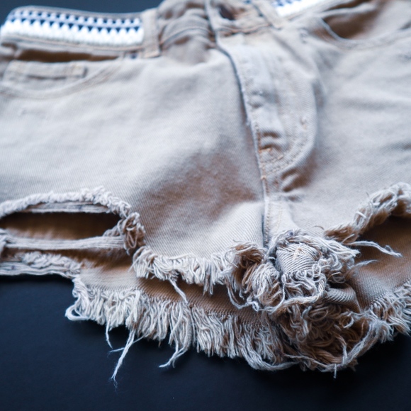 PacSun | P.S. Erin Wasson • Cheeky Jean Shorts - Picture 3 of 4